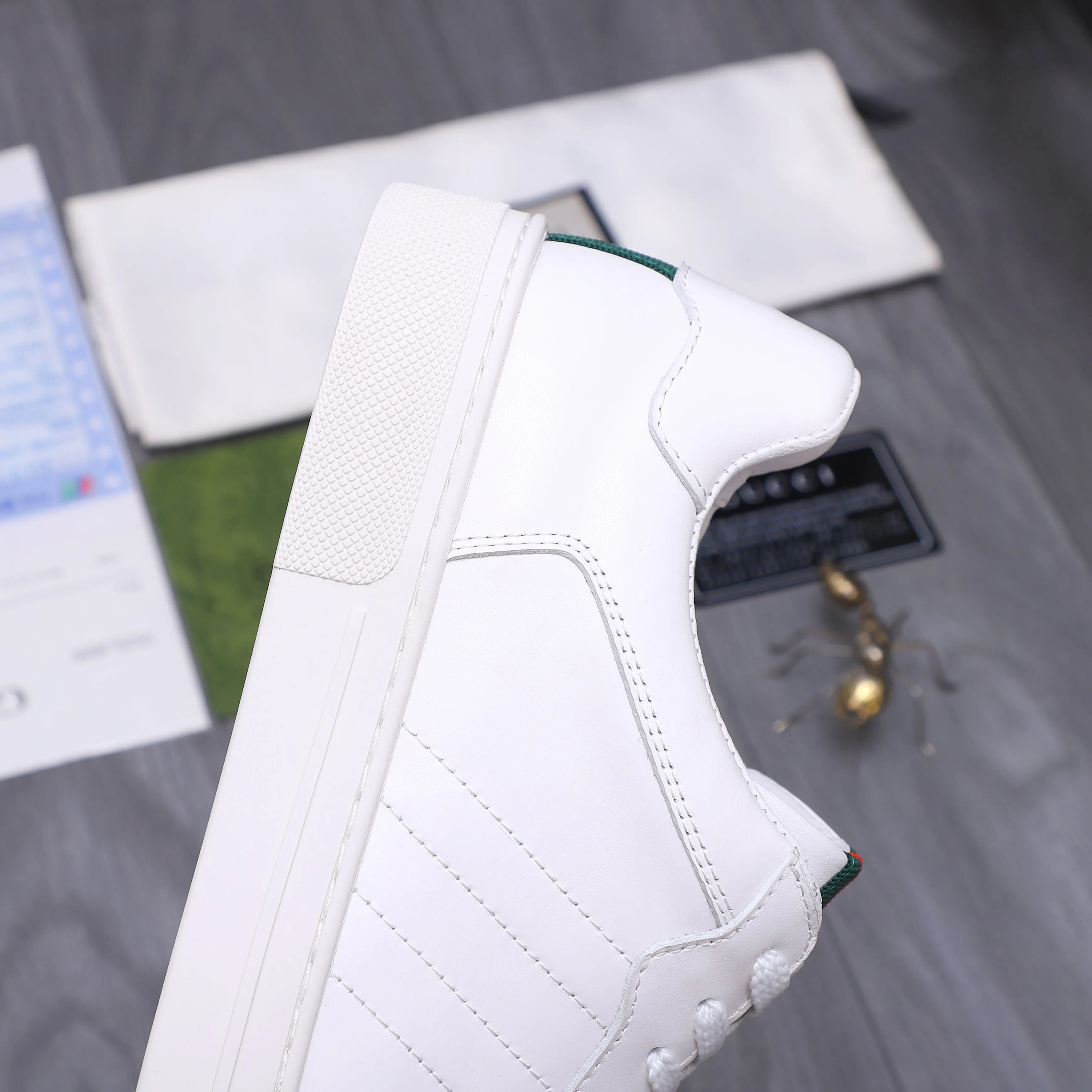 Men's shoes 💰p400 Product trademark: GUCCI "Gucci" casual lace-up men's shoes Regular size: 38-45 (45 is custom-made and non-returnable) Product materials: Selected high-quality cowhide upper, pigskin lining, original rubber outsole